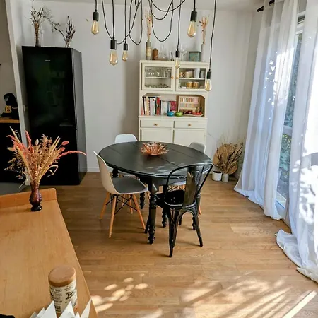 Bright Well-equipped In Saint-ouen *